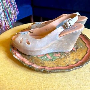 Kork Ease beauties. Size 8 US 39 Euro.